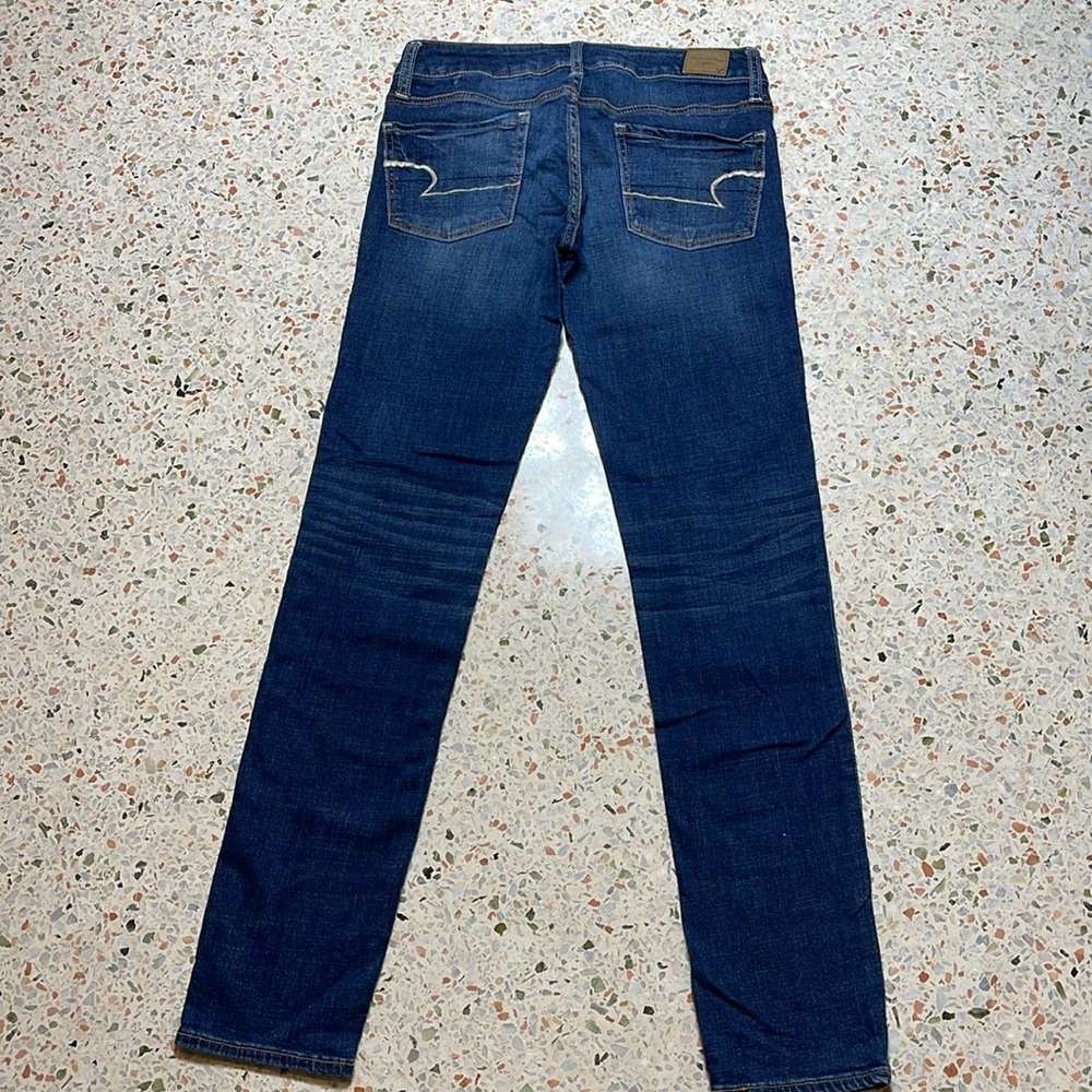 American Eagle distressed skinny jeans Size 6 Super Stretch